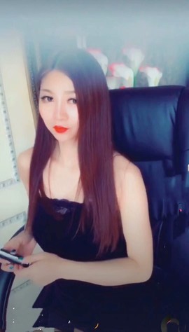 青青气质女神主播照片