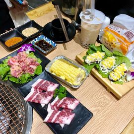 小迷妹米娅主播照片