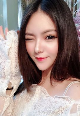 小迷妹米娅主播照片