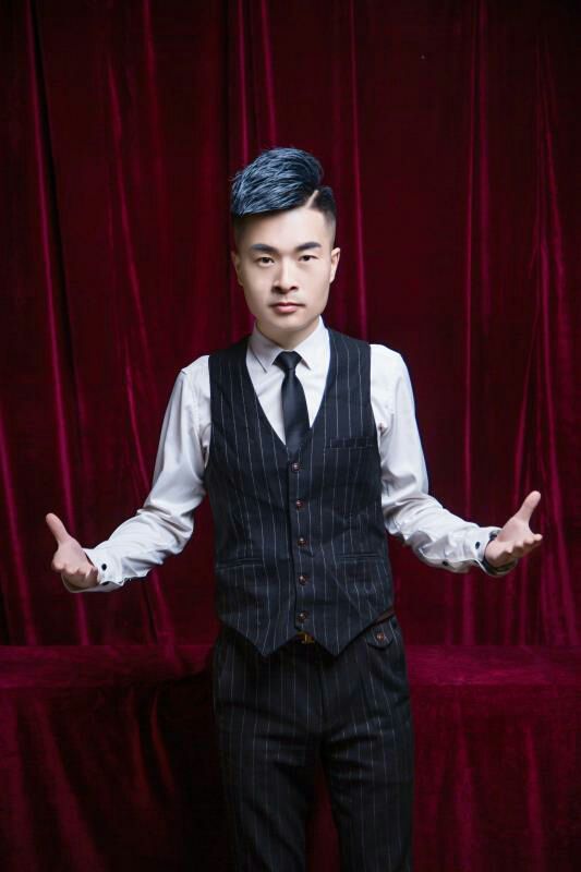 主持人培训导师李嘉艺的主播照片