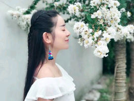 w易峰情书主播照片