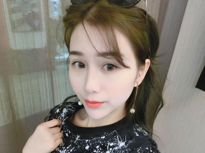 ??SNOW.雪兒～的主播海報