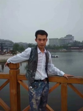 赵朝刚主播照片