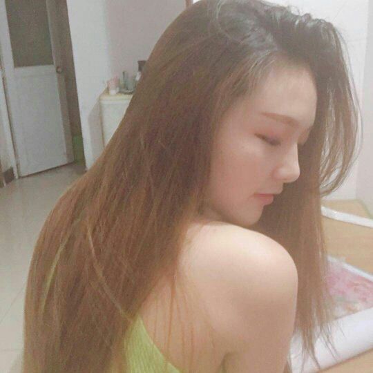 浑身散发迷人的主播照片