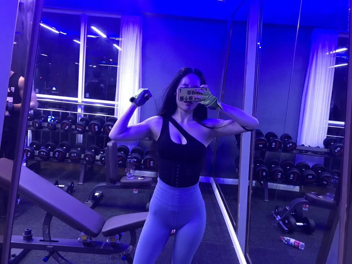 不离不弃_妍妍的主播照片