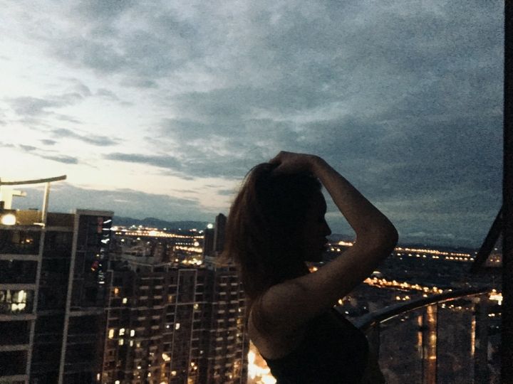 侑侑就当风没来过的主播照片
