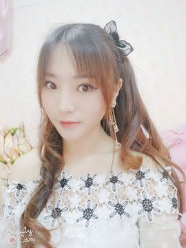 请收索18500房间主播照片