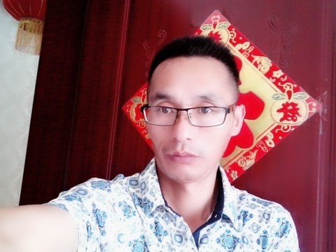 四新阿亚克西海报