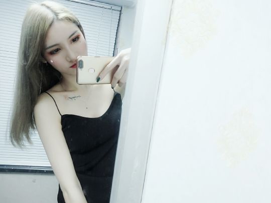 侑侑就当风没来过的主播照片