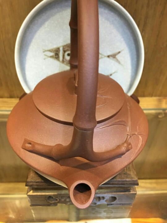 凤姐做紫砂壶自产自销的主播照片