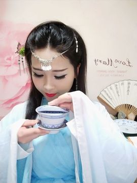 茶茶幸运星主播照片