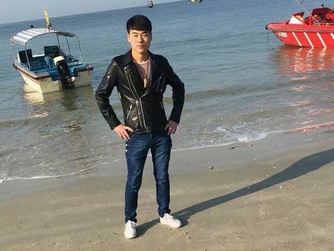 往后只做自己海报