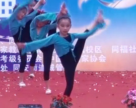 易画办公助手主播照片