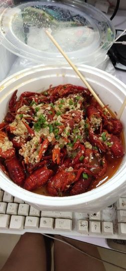 蚀骨💋冷美人主播照片