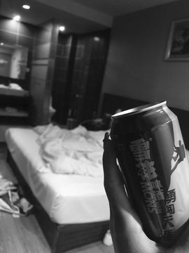 漠余🥀主播照片