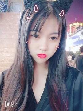 万种风情的小女子主播照片