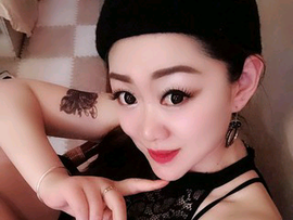 万里雪飘t1主播照片