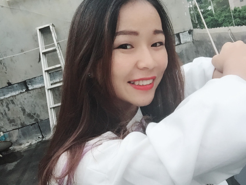 化身辣条的主播海报