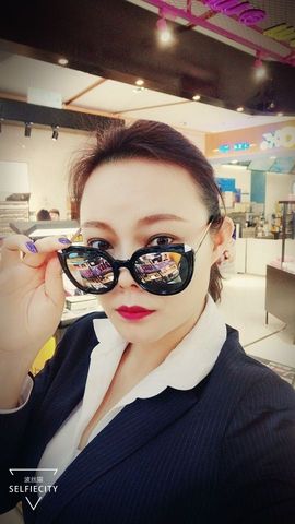 百变女魔头主播照片