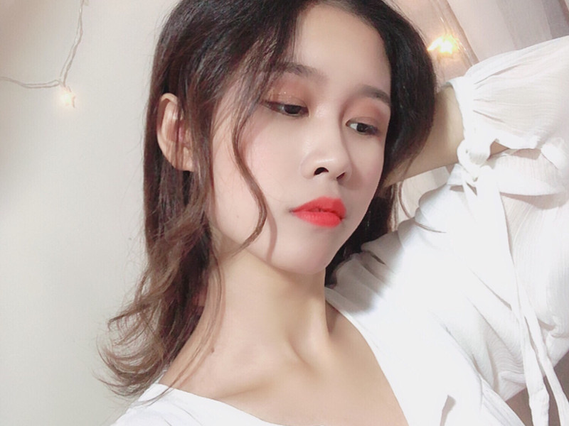 婷小姐姐呐的主播海报