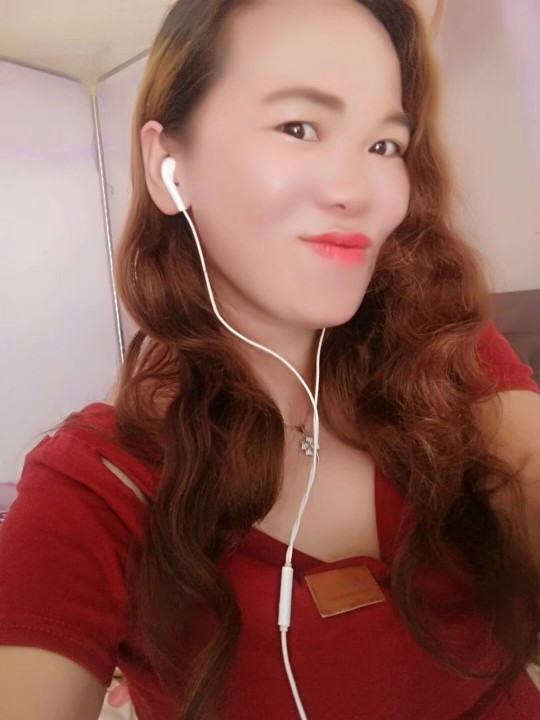 阳光下，为谁回眸。的主播照片