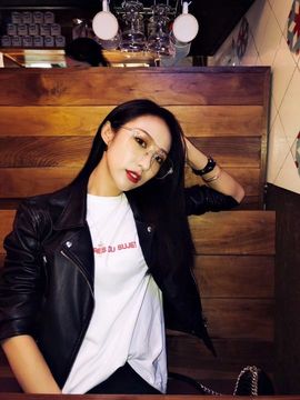 冉无痕”主播照片