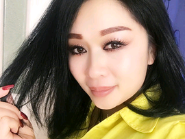 万里雪飘t1主播照片