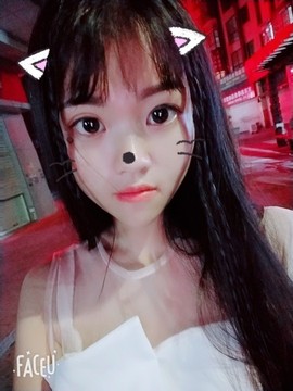 万种风情的小女子主播照片