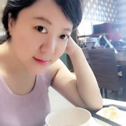 蹲在墙外等红杏。。。海报