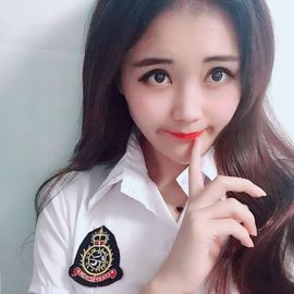 跑调嘉💟休主播照片