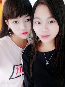卖翡翠的缅甸女孩小月主播照片