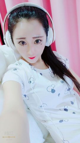 艾沫;白天播。主播照片