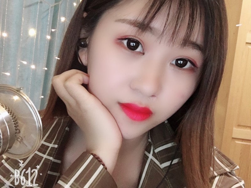 甜阿c的主播海报