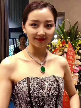 困困超级困主播照片
