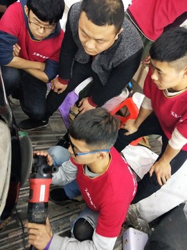 艾镀咔汽车美容1r主播照片