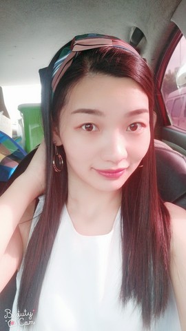 卖房大姐主播照片