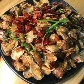 成都酒神哥主播照片