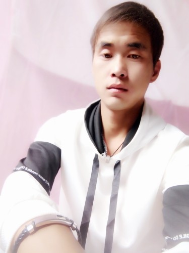 小刘弟弟e4的主播照片