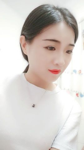 菲儿呢主播照片
