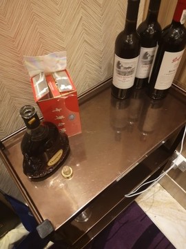 深圳伊士曼涂料主播照片