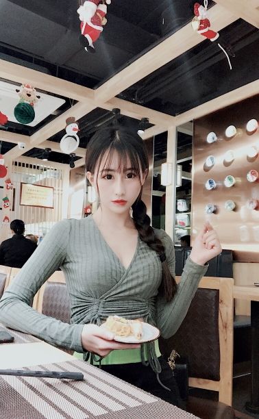 @菲漂亮小粉牌卡管理的主播照片