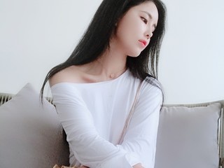 MRRIGHTb8n的主播照片