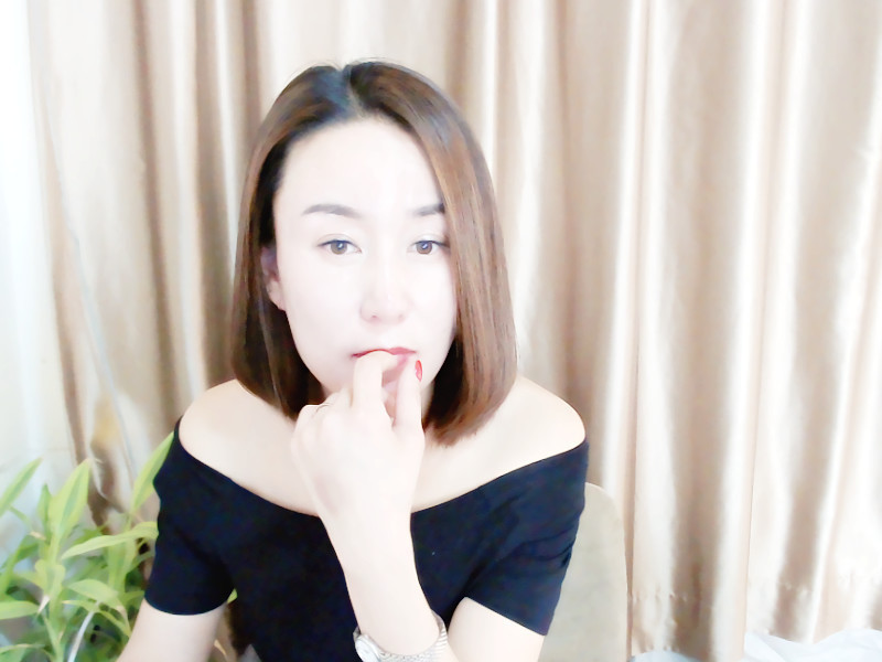 了了❤的主播海报