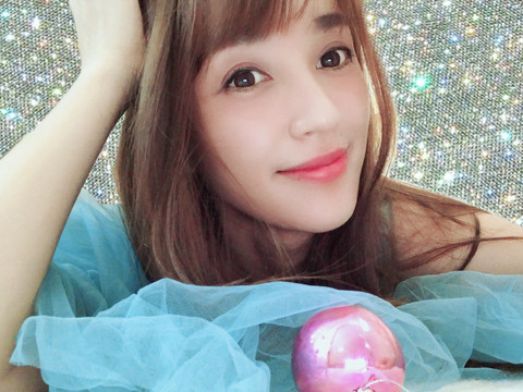 🌺菲🌺海报
