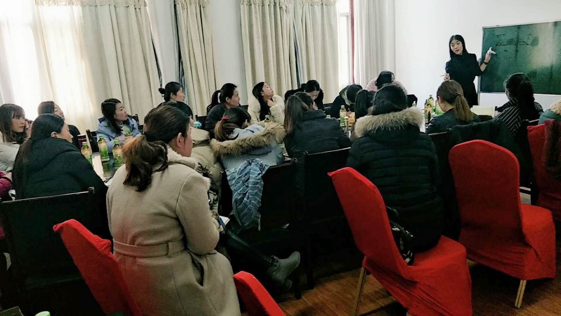 金子化妆培训的主播照片