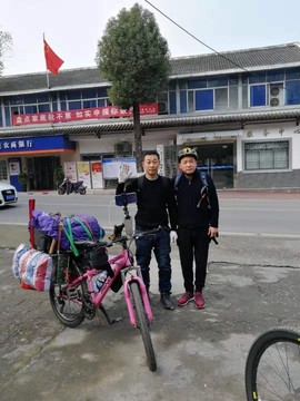 鄂E华哥爱上钓鱼主播照片
