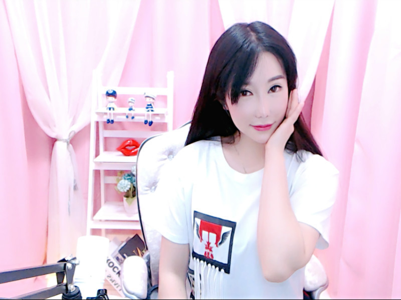 妮妮娜娜塔的主播海报