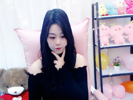 陈优晨主播照片