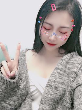 新叶子🍃休息两天主播照片