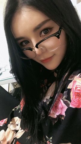 👑君蒽主播照片